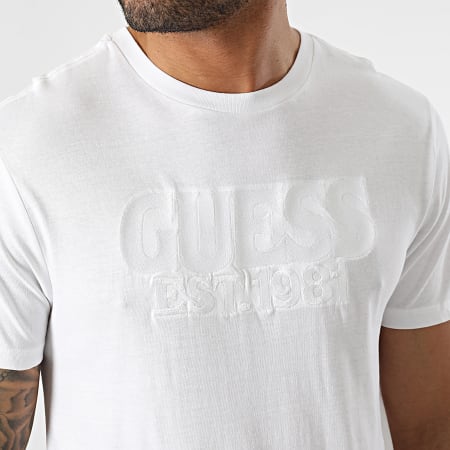 Guess - Tee Shirt M3GI56-K9RM3 Blanc