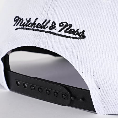Mitchell and Ness - Casquette Snapback Fast Times Chicago Bulls Blanc
