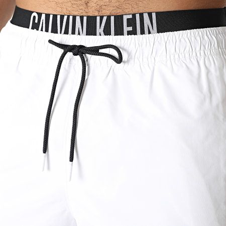 Calvin Klein - Shorts de baño Medium Double 0740 Blanco