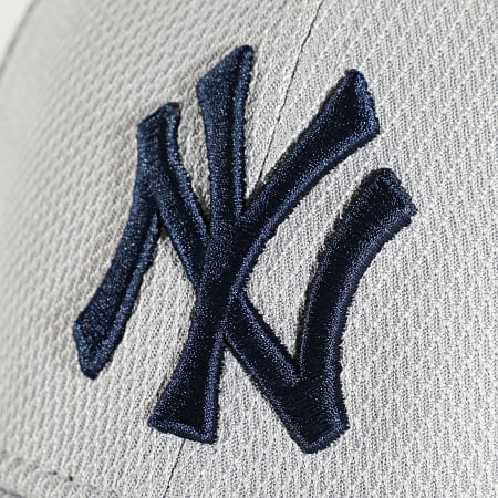 New Era - Cappello Diamond Era Essential New York Yankees 9Forty Grigio