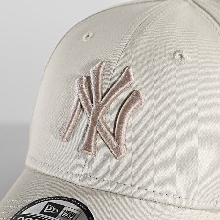 New Era - Casquette Fitted 39Thirty League Essential New York Yankees Beige