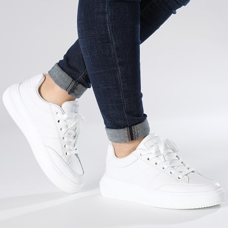 Calvin Klein - Sneakers donna Chunky Cupsole Badge 0926 Bianco