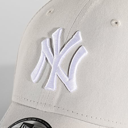 New Era - Casquette 9Forty Repreve League Essential New York Yankees Beige