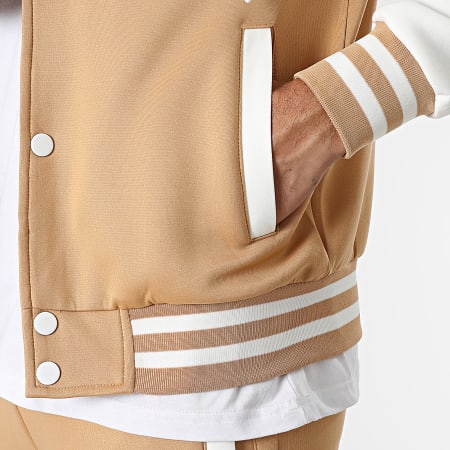 Zayne Paris  - Set giacca con cappuccio e pantaloni cargo in Teddy bianco cammello