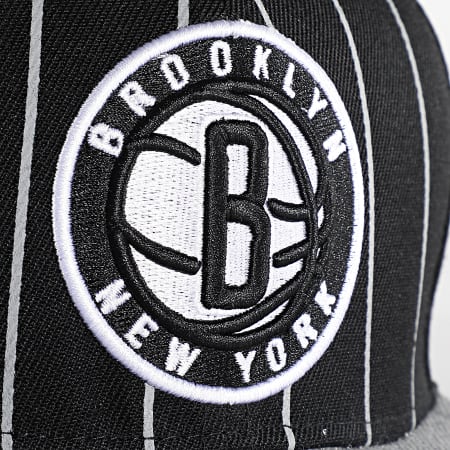 Mitchell and Ness - Team Pinstripe Snapback Gorra Brooklyn Nets Negro Gris