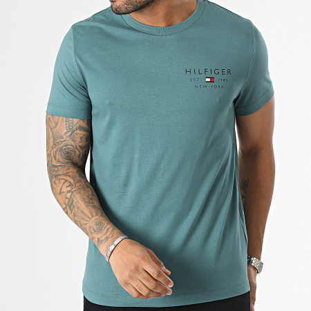 Tommy Hilfiger - Marca Love Logo Pequeño 0033 Camiseta Azul Petróleo