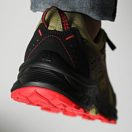 Asics - Sneakers Gel Venture 9 1011B486 Olio d'oliva Rosso elettrico