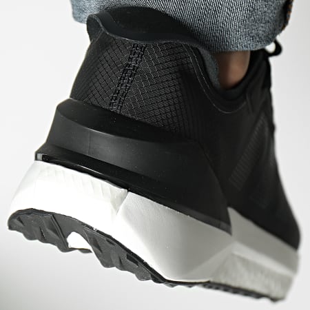 Adidas Sportswear - Avryn HP5968 Core Black Grey Three Carbon Sneakers