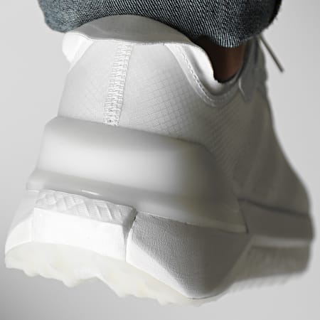 Adidas Sportswear - Avryn HP5972 Footwear White Zero Metallic Crystal White Sneakers