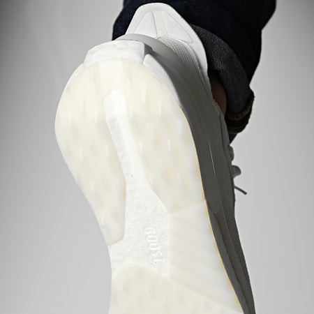 Adidas Sportswear - Baskets Avryn HP5972 Footwear White Zero Metallic Crystal White