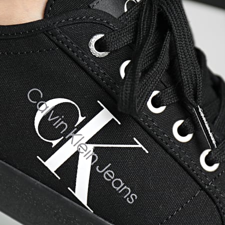Calvin Klein - Sneakers Essential Vulcanized 0306 Triple Black