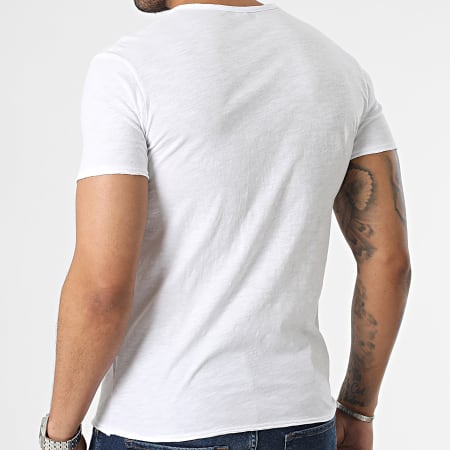 MTX - Camiseta blanca con cuello en V