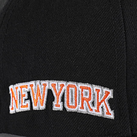 Mitchell and Ness - Gorra Snapback Side Core 2 New York Knicks Negra