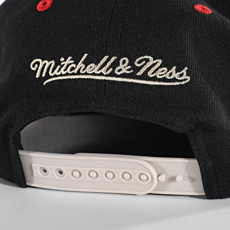 Mitchell and Ness - Casquette Snapback Pin Drop Chicago Bulls Noir Beige