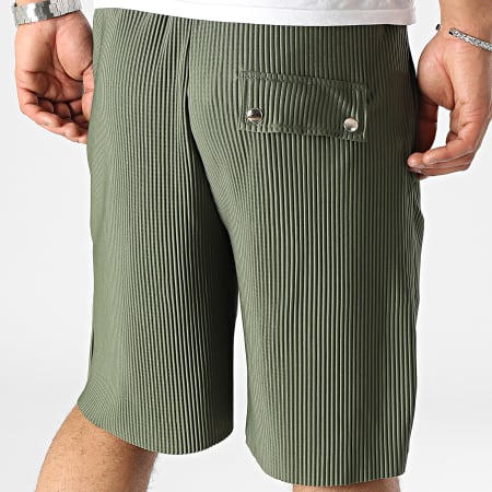 Uniplay - Pantalones cortos caqui a rayas verdes