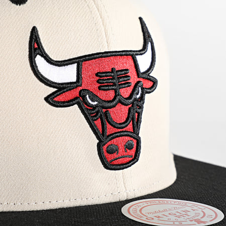 Mitchell and Ness - Casquette Snapback Sail Two Tone Chicago Bulls Beige Noir