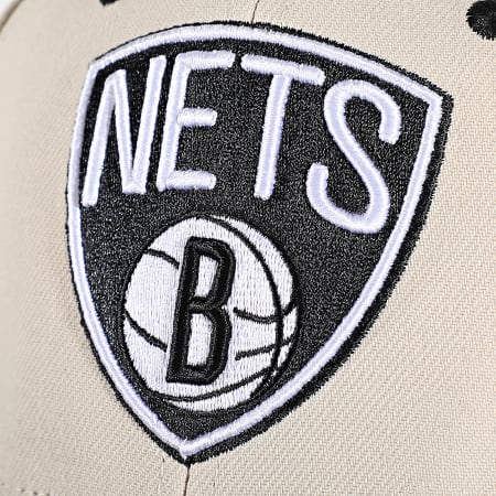 Mitchell and Ness - Casquette Snapback Sail Two Tone Brooklyn Nets Beige Noir