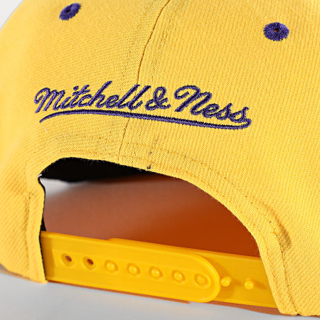 Mitchell and Ness - Casquette Snapback Breakthrough Los Angeles Lakers Jaune Violet