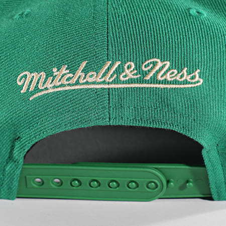 Mitchell and Ness - Casquette Snapback Team Two Tone Milwaukee Vert Beige