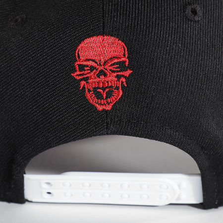 Untouchable - Cappello con logo nero rosso