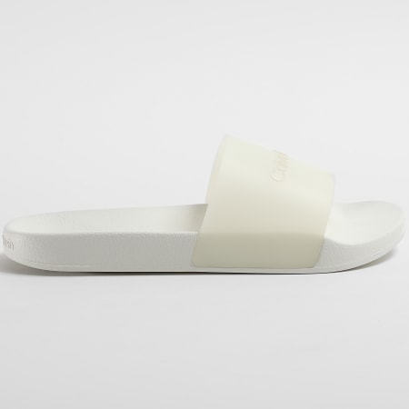 Calvin Klein - Claquettes Femme Rubber Pool Slide 1505 Marshmallow Crystal Gray