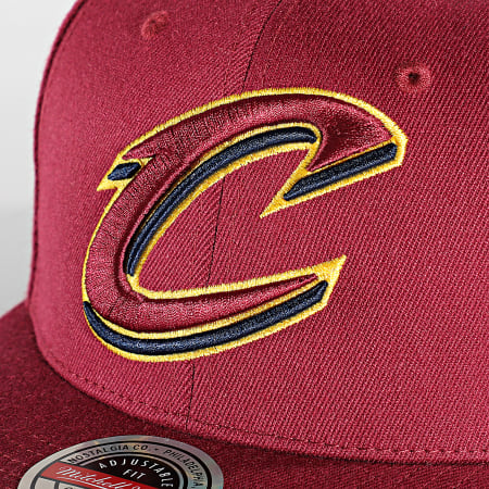 Mitchell and Ness - Cappello Cleveland Cavaliers Team Ground 2 Bordeaux