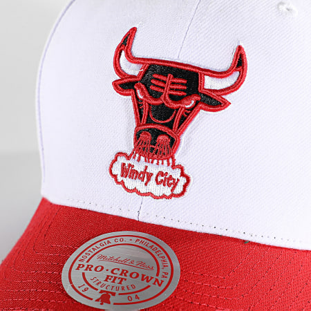 Mitchell and Ness - Cappellino bicolore della squadra Chicago Bulls Bianco Rosso