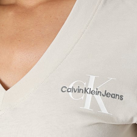 Calvin Klein - Tee Shirt Col V Femme 1429 Beige