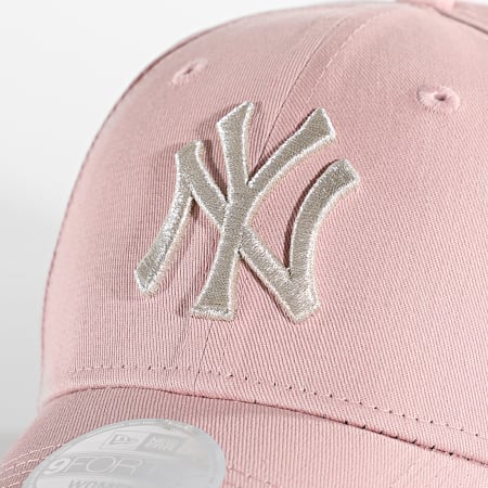 New Era - Cappello donna 9Forty Metallic Logo New York Yankees Rosa Argento