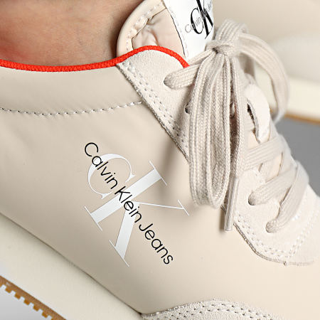 Calvin Klein - Sneaker alte Retro Runner 0746 Eggshell Creamy White Travertine