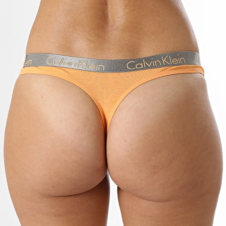 Calvin Klein - Lot De 3 Strings Femme QD3561E Noir Blanc Orange