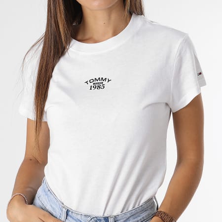 Tommy Jeans - Camiseta de mujer BBY Essential Logo 2 6148 Blanca