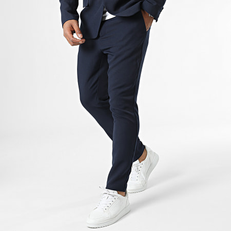 Conjunto de chaqueta blazer y pantalón chino azul marino