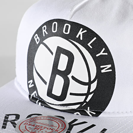 Mitchell and Ness - In Your Face Snapback Cap Deadstock Brooklyn Nets Blanco