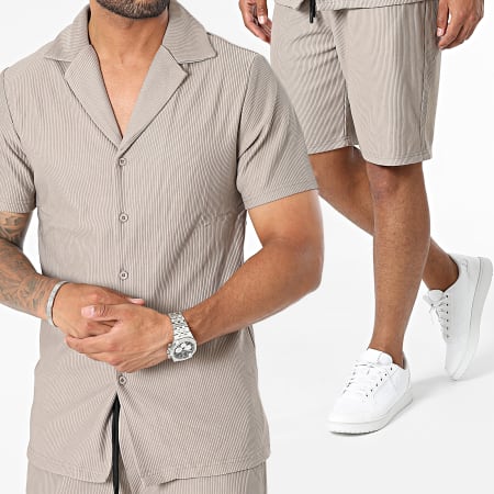John H - Set di camicia a maniche corte e pantaloncini da jogging color beige taupe