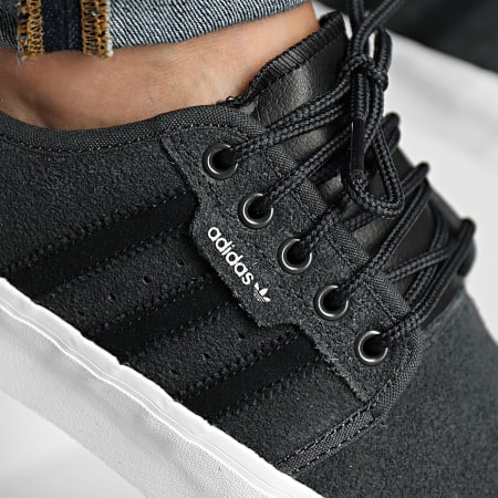 Adidas Originals - Seeley XT GX2075 Carbon Core Black Cloud White Sneakers