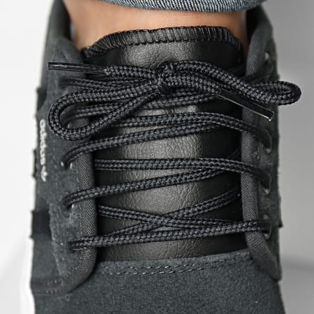 Adidas Originals - Zapatillas Seeley XT GX2075 Carbon Core Black Cloud White