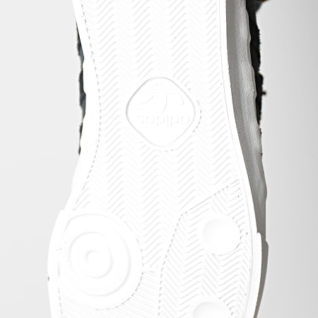 Adidas Originals - Seeley XT GX2075 Carbon Core Black Cloud White Sneakers