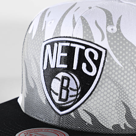 Mitchell and Ness - Casquette Snapback Hot Fire Brooklyn Nets Blanc