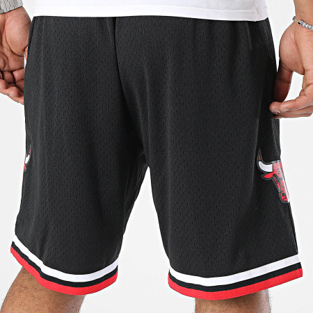 Mitchell and Ness - Short Jogging Chicago Bulls SMSHAC18023 Noir