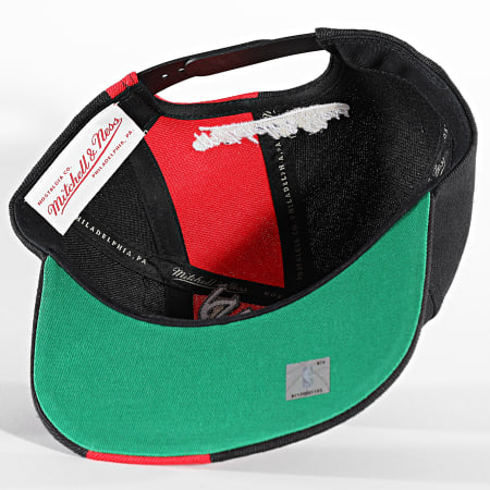Mitchell and Ness - Casquette Snapback Over The Tope Chicago Bulls Noir