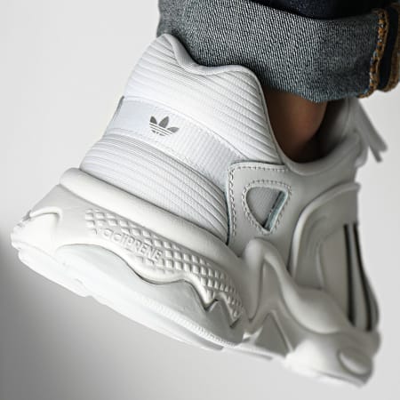 Adidas Originals - Baskets Oztral ID9790 Cloud White Metallic Silver