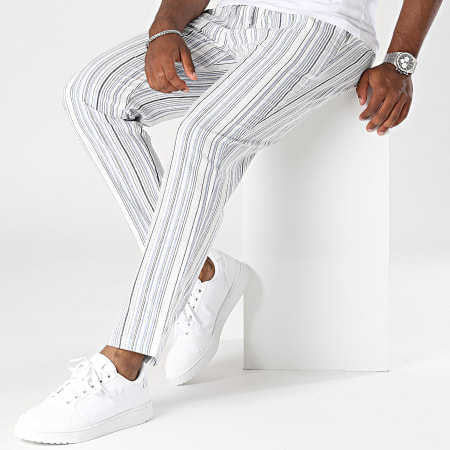 Pantalon blanco discount con rayas azules