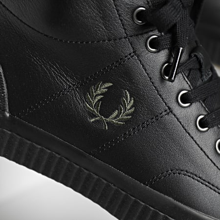 Fred Perry - Baskets Hughes Mid Leather B4358 Black