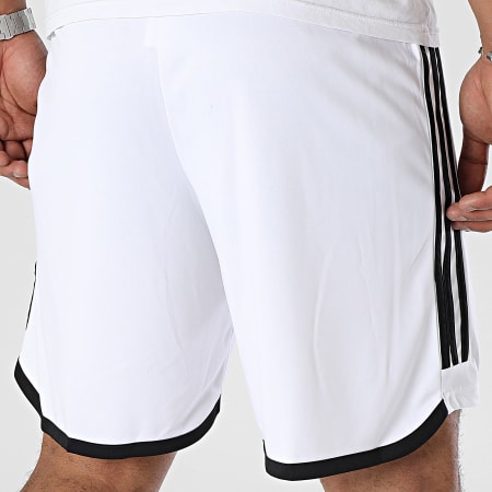 Adidas Sportswear - Pantaloncini da jogging con bande bianche del Manchester United HR3678
