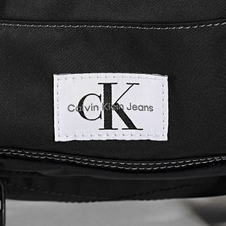 Calvin Klein - Bolsa de deporte Essential 1032 Negro