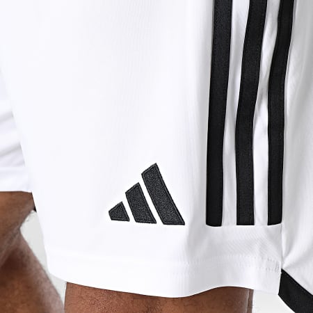 Adidas Sportswear - Short Jogging A Bandes Juventus HR8260 Blanc