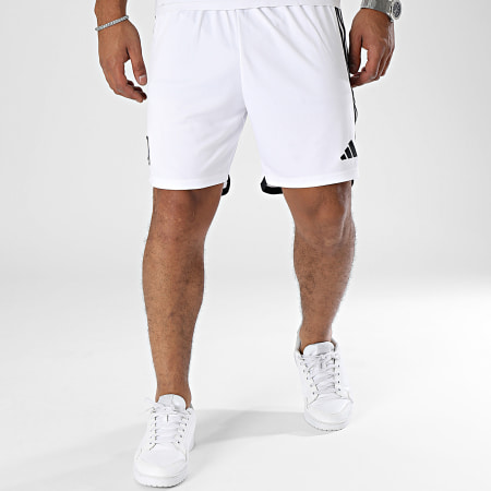 Adidas Performance - Juventus HR8260 Pantalón corto de chándal con banda blanca