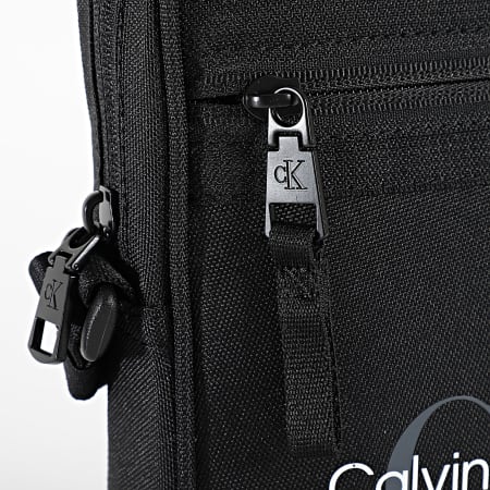 Calvin Klein - Sacoche Sport Essentials 1098 Noir
