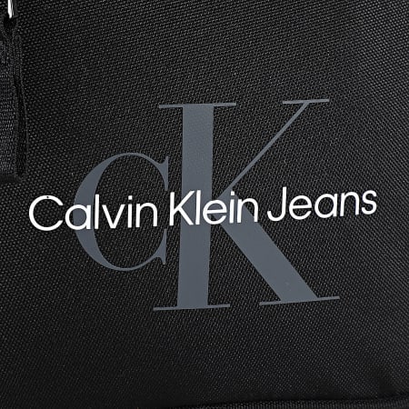 Calvin Klein - Borsa sportiva Essentials 1098 nero